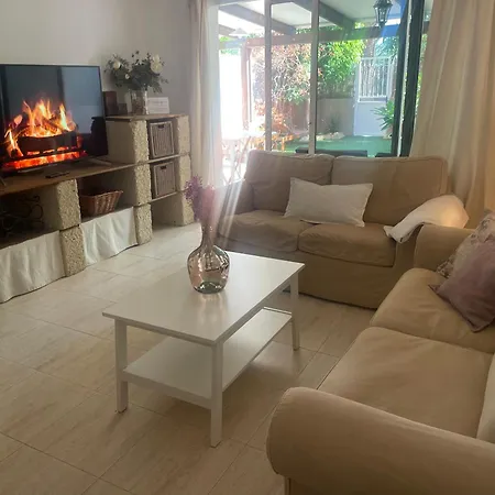 La Casita De Mon -